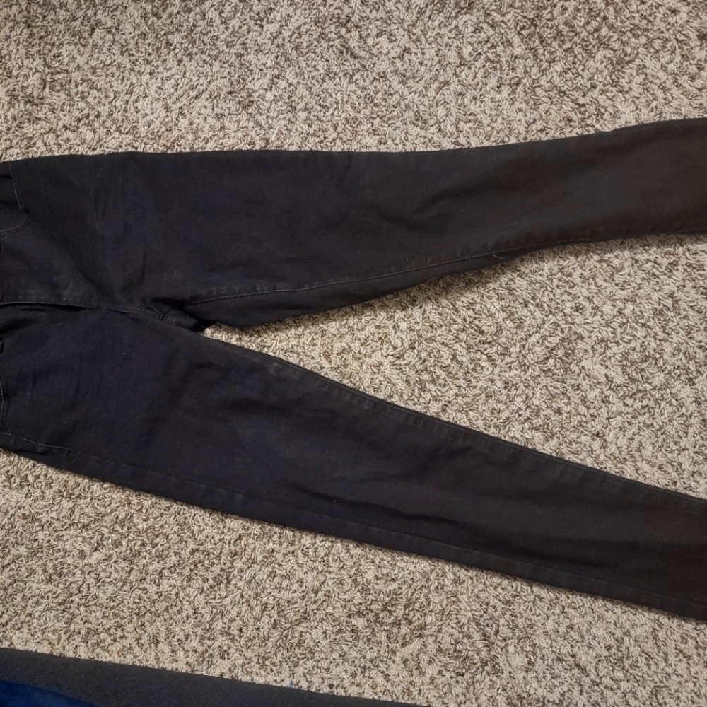 black skinny jeans